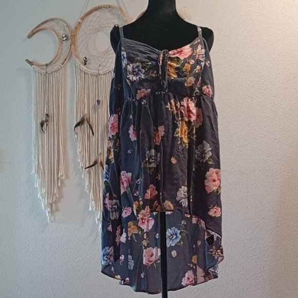 Babydoll Challis Hi-Low Cami - Picture 2 of 4